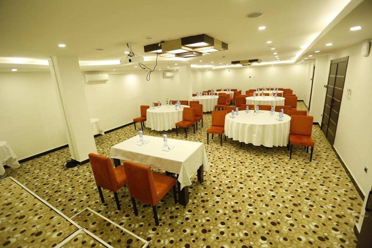 Cassiopeia Hotel 亚的斯亚贝巴 外观 照片