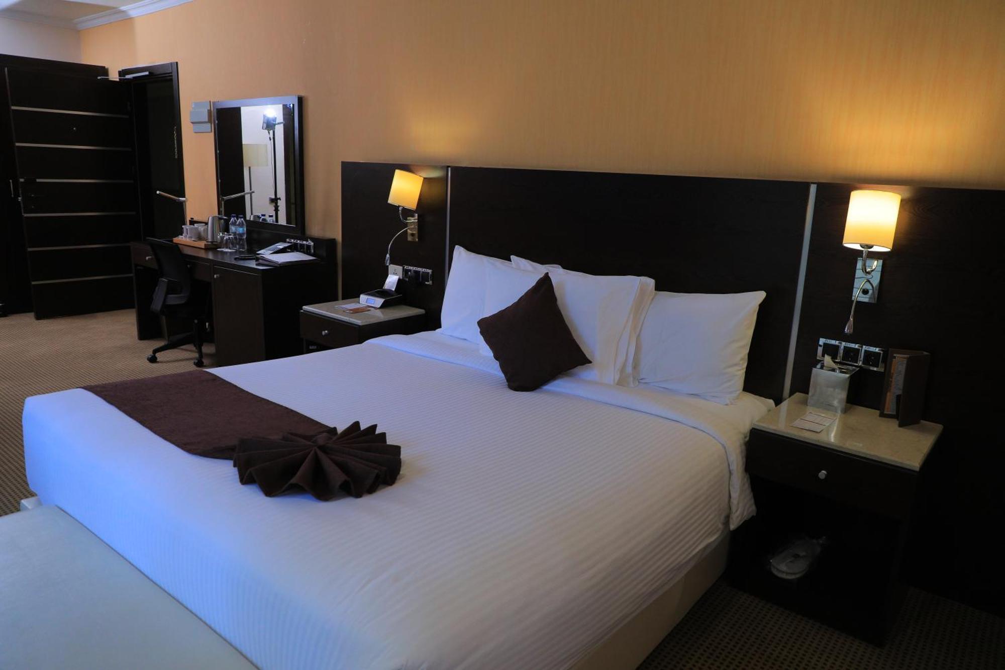 Cassiopeia Hotel 亚的斯亚贝巴 外观 照片