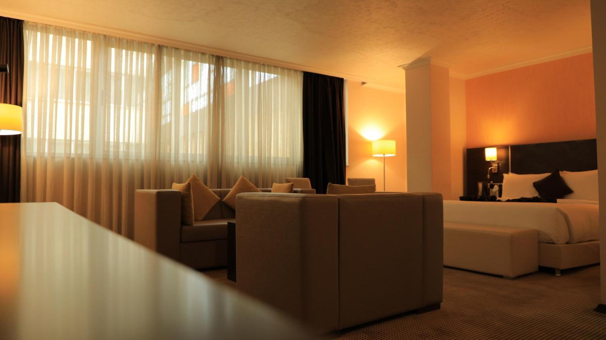 Cassiopeia Hotel 亚的斯亚贝巴 外观 照片