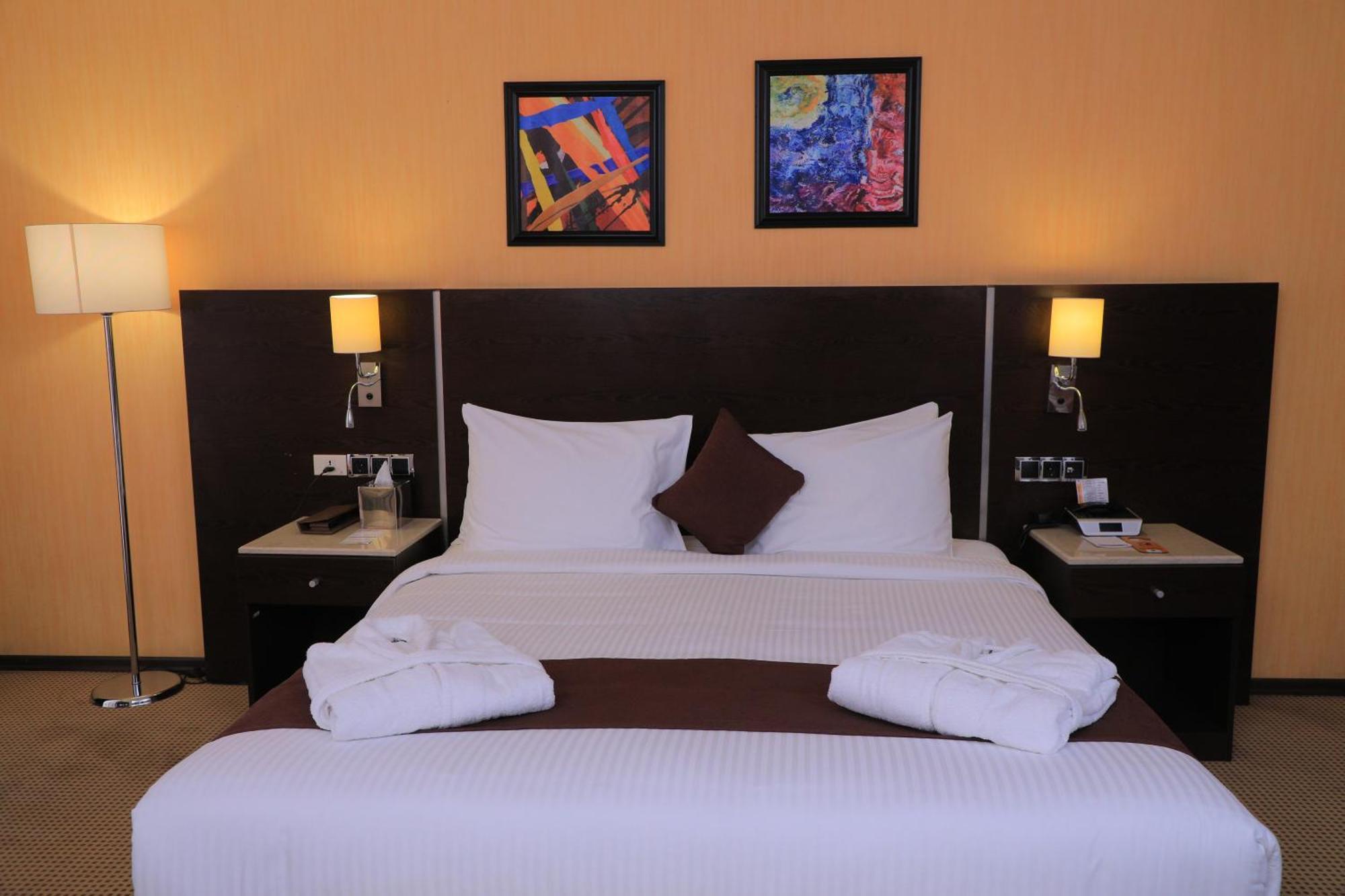 Cassiopeia Hotel 亚的斯亚贝巴 外观 照片